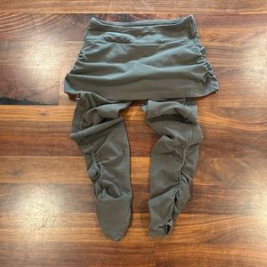 Athleta tights w/over skirt M